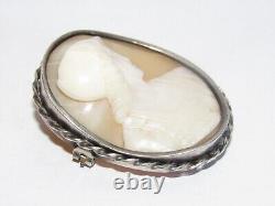 05J24 ANCIENT CAMEO BROOCH SOLID SILVER MOUNTING CRAB HALLMARK 19th CENTURY