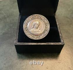 19th E. DROPSY BEAUTIFUL ANTIQUE BROOCH IN SOLID SILVER, CHISELLED ENGRAVING, Hallmark