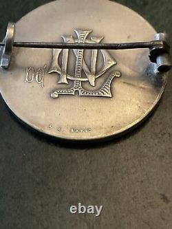 19th E. DROPSY BEAUTIFUL ANTIQUE BROOCH IN SOLID SILVER, CHISELLED ENGRAVING, Hallmark