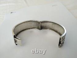 ANCIENT 19th CENTURY SOLID SILVER NAPOLÉON III OPENING BANGLE BRACELET IN RENAISSANCE STYLE