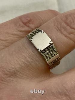 ANTIQUE SOLID SILVER SIGNET RING TRUE CHISEL WORK / Hallmarks