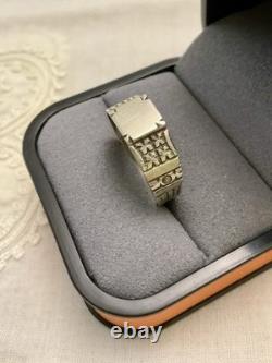 ANTIQUE SOLID SILVER SIGNET RING TRUE CHISEL WORK / Hallmarks