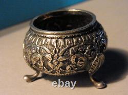 Ancien Tripode Baguier In Massif Argent Richly Decorated With Orchids