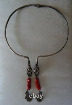 Ancient Berber Torque Necklace In Silver And Coral / Ethnic Jewel