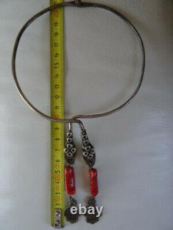 Ancient Berber Torque Necklace In Silver And Coral / Ethnic Jewel