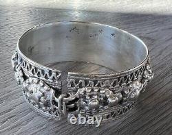Ancient Ethnic solid silver bracelet 91.9 g