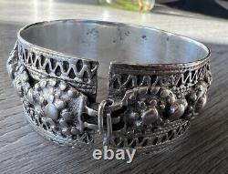 Ancient Ethnic solid silver bracelet 91.9 g