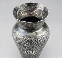 Ancient Oriental vase in solid silver, hallmarked, early 20th century, 148.5 g