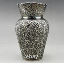Ancient Oriental vase in solid silver, hallmarked, early 20th century, 148.5 g