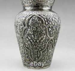 Ancient Oriental vase in solid silver, hallmarked, early 20th century, 148.5 g