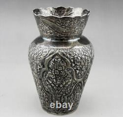 Ancient Oriental vase in solid silver, hallmarked, early 20th century, 148.5 g