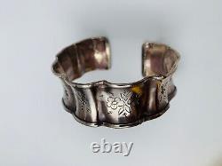 Ancient Solid Silver Bracelet with Minerva Head Hallmark Engraved Flower 17 Grams W1112