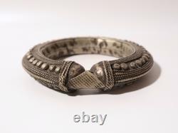 Antique 19th-Century Bedouin Tribal Solid Silver Bangle Bracelet, Yemen/Rashaida