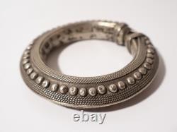 Antique 19th-Century Bedouin Tribal Solid Silver Bangle Bracelet, Yemen/Rashaida