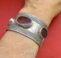 Antique J’ouvert bracelet, ornate engraved cuff, solid silver, carnelian cabochon