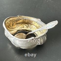 Antique Pair of Salt Shakers and Pepper Shakers in Solid Silver Art Nouveau 1900