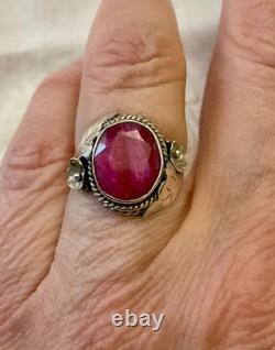Antique Solid Silver Ring Crafted with Genuine Imposing Ruby