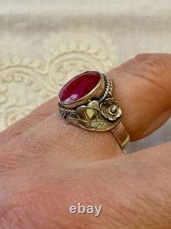Antique Solid Silver Ring Crafted with Genuine Imposing Ruby
