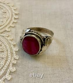 Antique Solid Silver Ring Crafted with Genuine Imposing Ruby