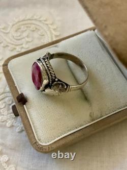 Antique Solid Silver Ring Crafted with Genuine Imposing Ruby