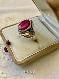 Antique Solid Silver Ring Crafted with Genuine Imposing Ruby