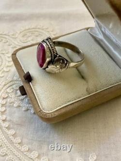 Antique Solid Silver Ring Crafted with Genuine Imposing Ruby