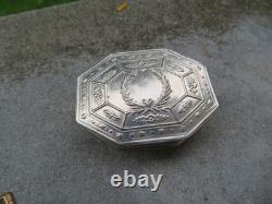 Antique box with a laurel crown decoration in solid silver 55 g