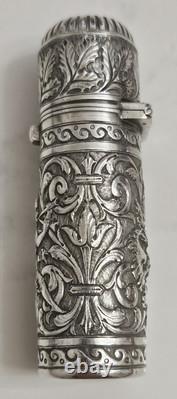 Antique perfume or salt bottle in solid silver from the 19th century. London. French hallmarks.