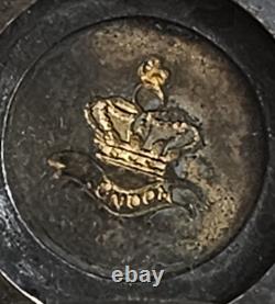 Antique perfume or salt bottle in solid silver from the 19th century. London. French hallmarks.