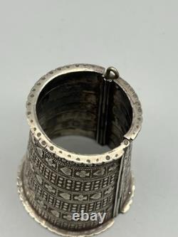 Antique sterling silver bracelet, vintage style 157 grams Sindhi Pakistan 1950