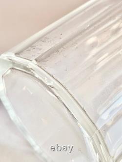 Antique sugar shaker with solid silver mount and cut crystal, weight 193.8 g