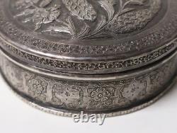 Antique superb round box in solid silver, richly decorated, Ottoman Empire, 19th-20th century