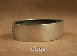 BEAUTIFUL ANTIQUE RIGID OPENING CUFF BRACELET IN SOLID SILVER 19th CENTURY