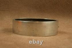 BEAUTIFUL ANTIQUE RIGID OPENING CUFF BRACELET IN SOLID SILVER 19th CENTURY