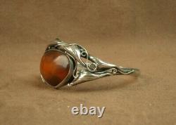 Beautiful Antique Art Nouveau Bracelet in Solid Silver and Amber