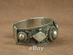 Beautiful Important Ancient Cuff Bracelet In Sterling Silver China Indochina