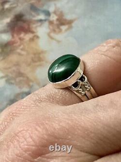 Beautiful Malachite, Solid Silver, Elegant Antique Ring