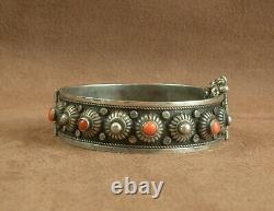 Beautiful Stuff Bracelet Ancien Berbere Silver Massif & Coral Cabochons