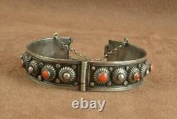 Beautiful Stuff Bracelet Ancien Berbere Silver Massif & Coral Cabochons