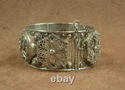 Bel Important Bracelet Ancien Berbere En Argent Massif Poincon Crab