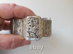 Former Chinese Bracelet In Chiseled Silver