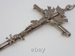 Important regional ancient solid silver crucifix from the early 19th century.
