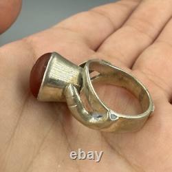 Large ancient Roman ring in solid silver, agate, king’s intaglio form