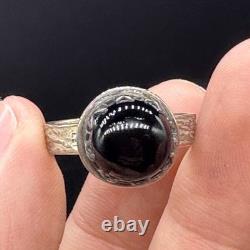 Magnificent and beautiful unique ancient Roman legionary ring in solid silver