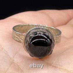 Magnificent and beautiful unique ancient Roman legionary ring in solid silver