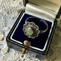 Natural Sublime Opal, Argent Massif Ancienne Ring, Single Bijou