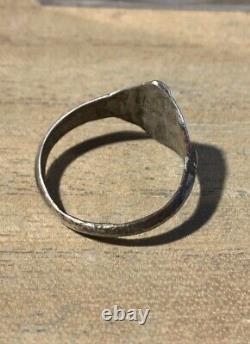 Old Viking Ring (ix-xi Century) In Silver, Bezel Engraved Vikings Drawings