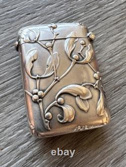 Rare Ancient Pyrogène Art Nouveau Decor with Silver Mistletoe