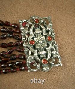 SUPERB ANTIQUE NECKLACE KNOWN AS DOG COLLAR IN STERLING SILVER AND GARNET
