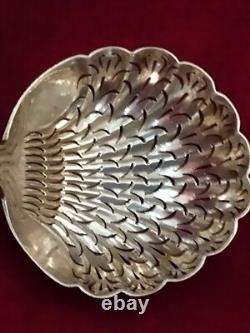 Solid silver spice shaker, Vieillard hallmark, 19th century, 57 grams